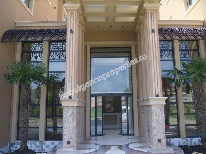 Продажба на имоти в луксозен комплекс в Слънчев Бряг