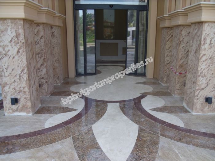 Продажба на имоти в луксозен комплекс в Слънчев Бряг