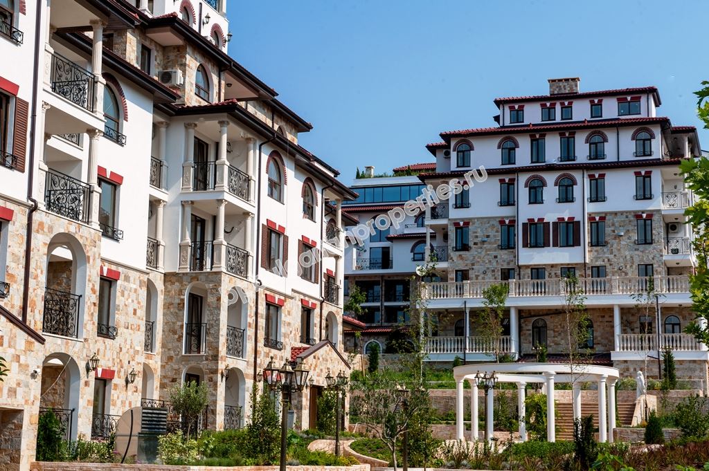 Луксозни апартаменти с гледка море в Свети Влас