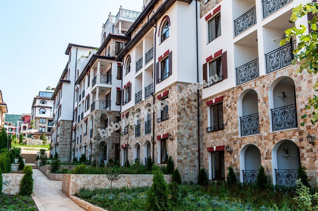 Луксозни апартаменти с гледка море в Свети Влас