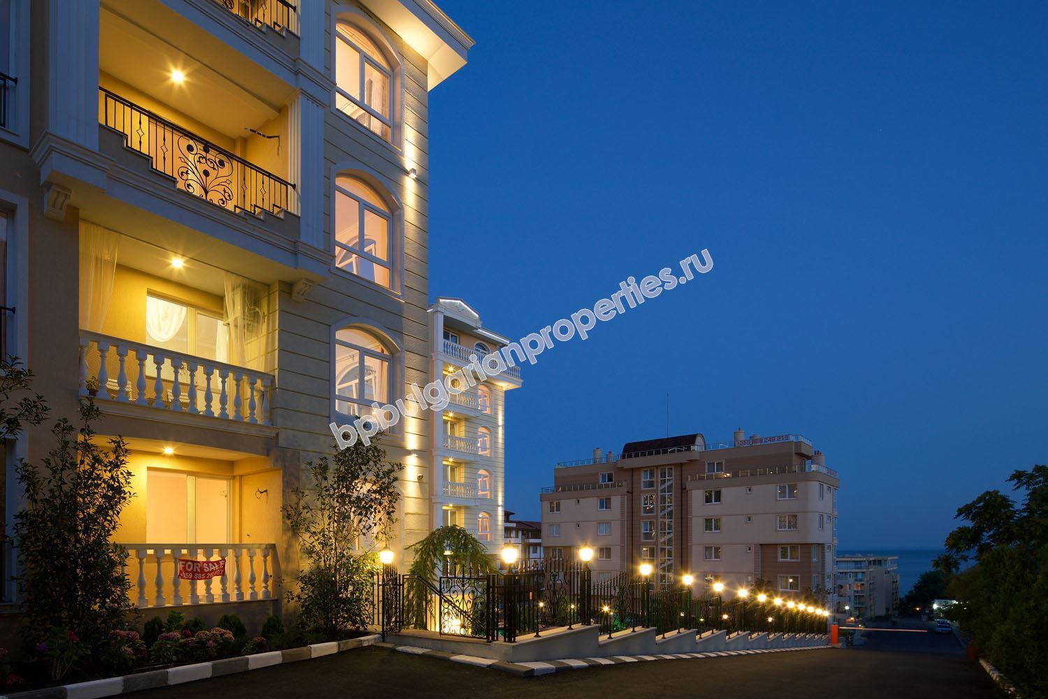 Апартаменти за продажба в луксозен комплекс близо до морето в Свети Влас