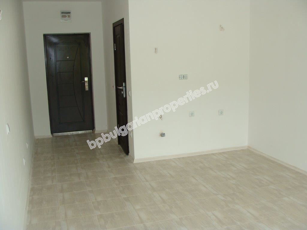 Имот в Созопол. Студио в затворен комплекс близо до плажа