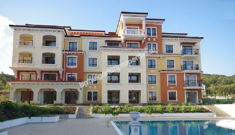 Имот в Созопол. Студио в затворен комплекс близо до плажа