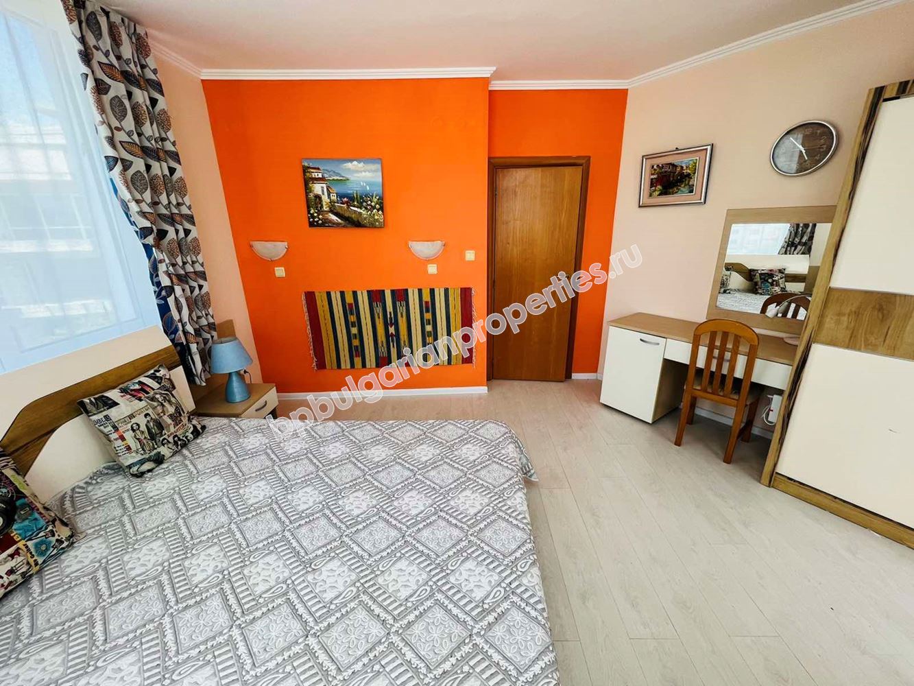 Мебелиран двустаен апартамент с изглед море за продажба в курорта Свети Влас