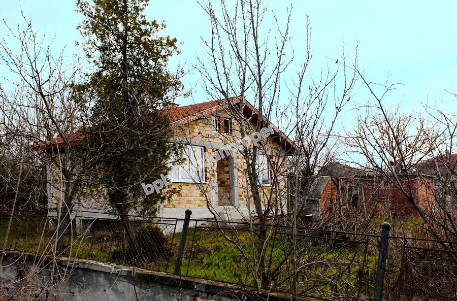 Нова едноетажна къща за продажба в село близо до морето и град Бургас