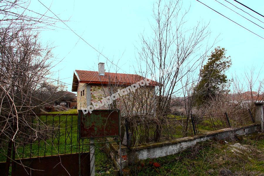 Нова едноетажна къща за продажба в село близо до морето и град Бургас