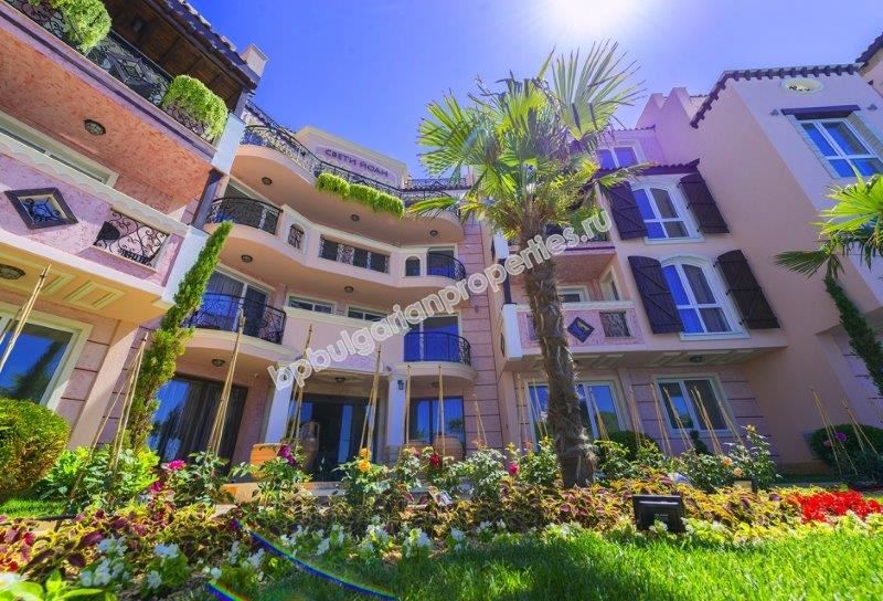 Луксозни апартаменти на първа линия море за продажба в град Созопол