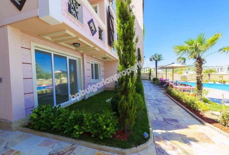 Луксозни апартаменти на първа линия море за продажба в град Созопол