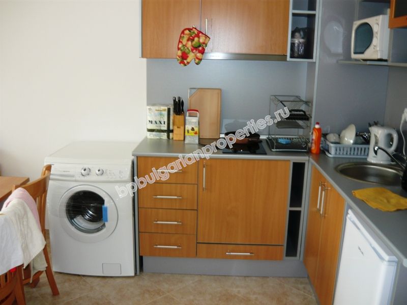 Мебелиран тристаен апартамент за продажба в курорта Слънчев Бряг