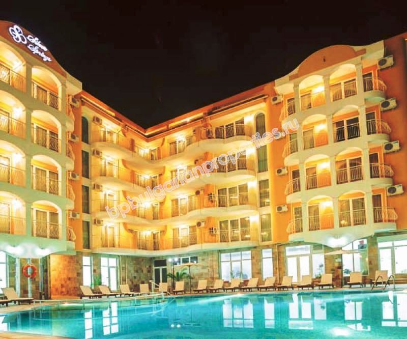 Мебелиран тристаен апартамент за продажба в курорта Слънчев Бряг