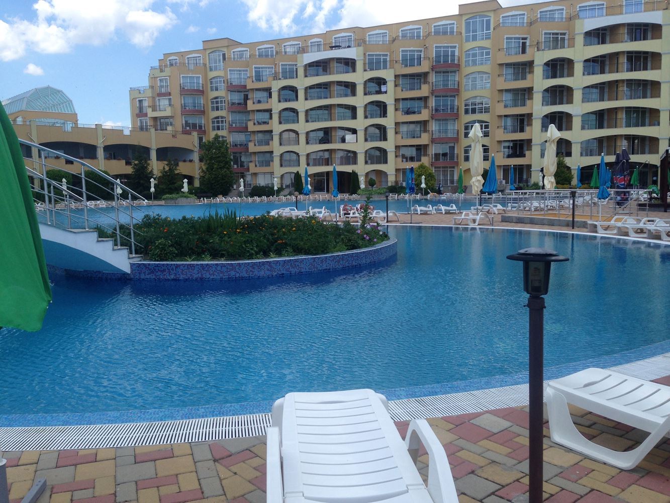 Луксозно студио с панорамна гледка море на първа линия