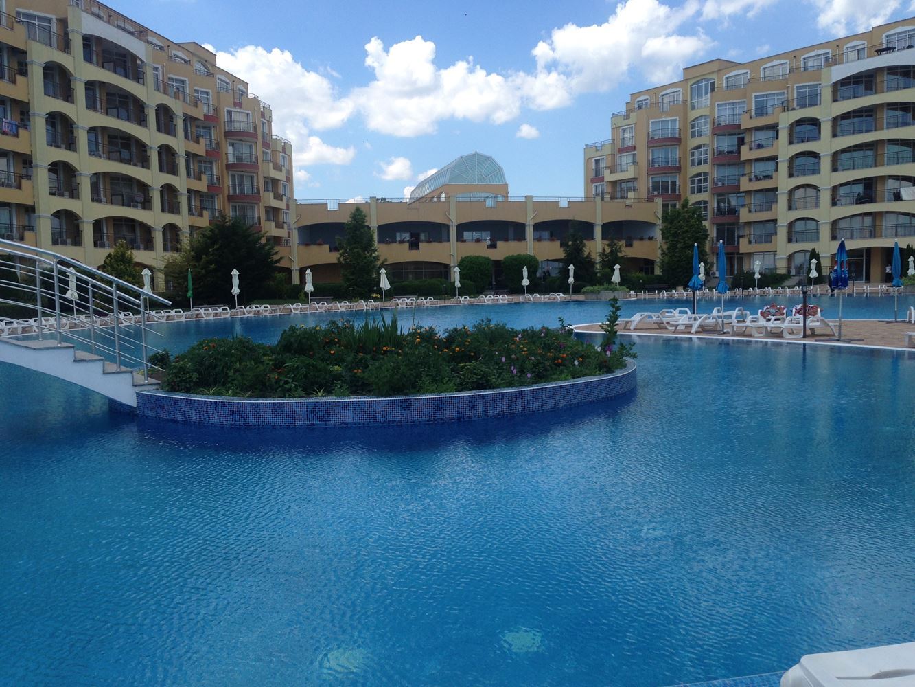 Луксозно студио с панорамна гледка море на първа линия