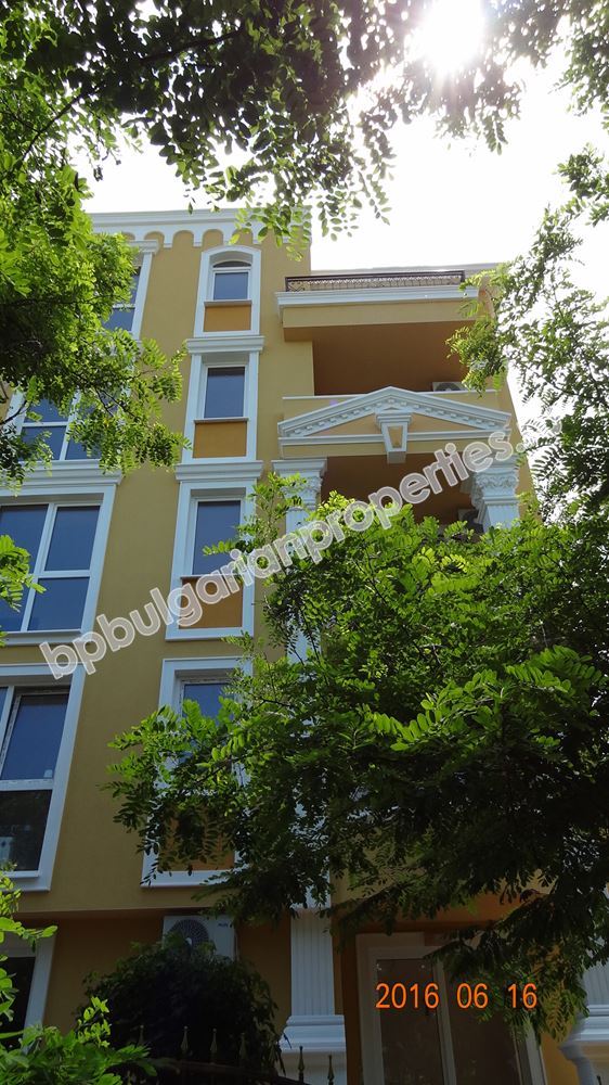 Жилищни имоти в Несебър. Луксозни апартаменти близо до морето