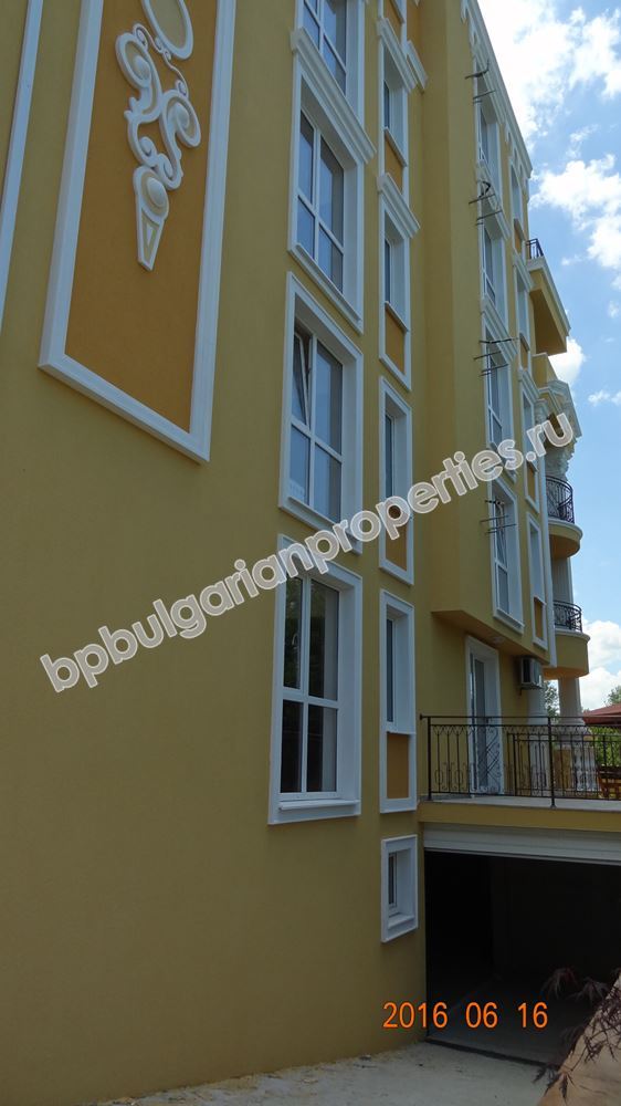 Жилищни имоти в Несебър. Луксозни апартаменти близо до морето