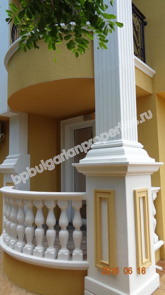 Жилищни имоти в Несебър. Луксозни апартаменти близо до морето