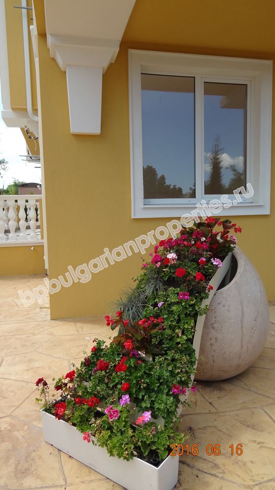 Жилищни имоти в Несебър. Луксозни апартаменти близо до морето