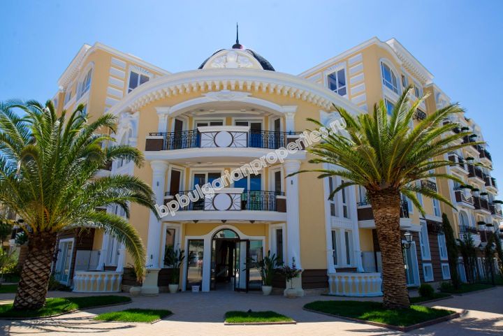 Луксозни апартаменти в нов комплекс за продажба в курорта Слънчев Бряг