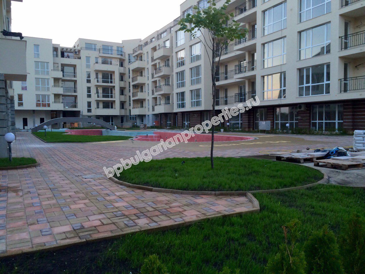 Мебелирано ново студио за продажба близо до плажа в курорта Слънчев Бряг