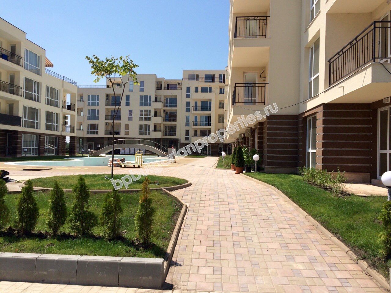 Мебелирано ново студио за продажба близо до плажа в курорта Слънчев Бряг