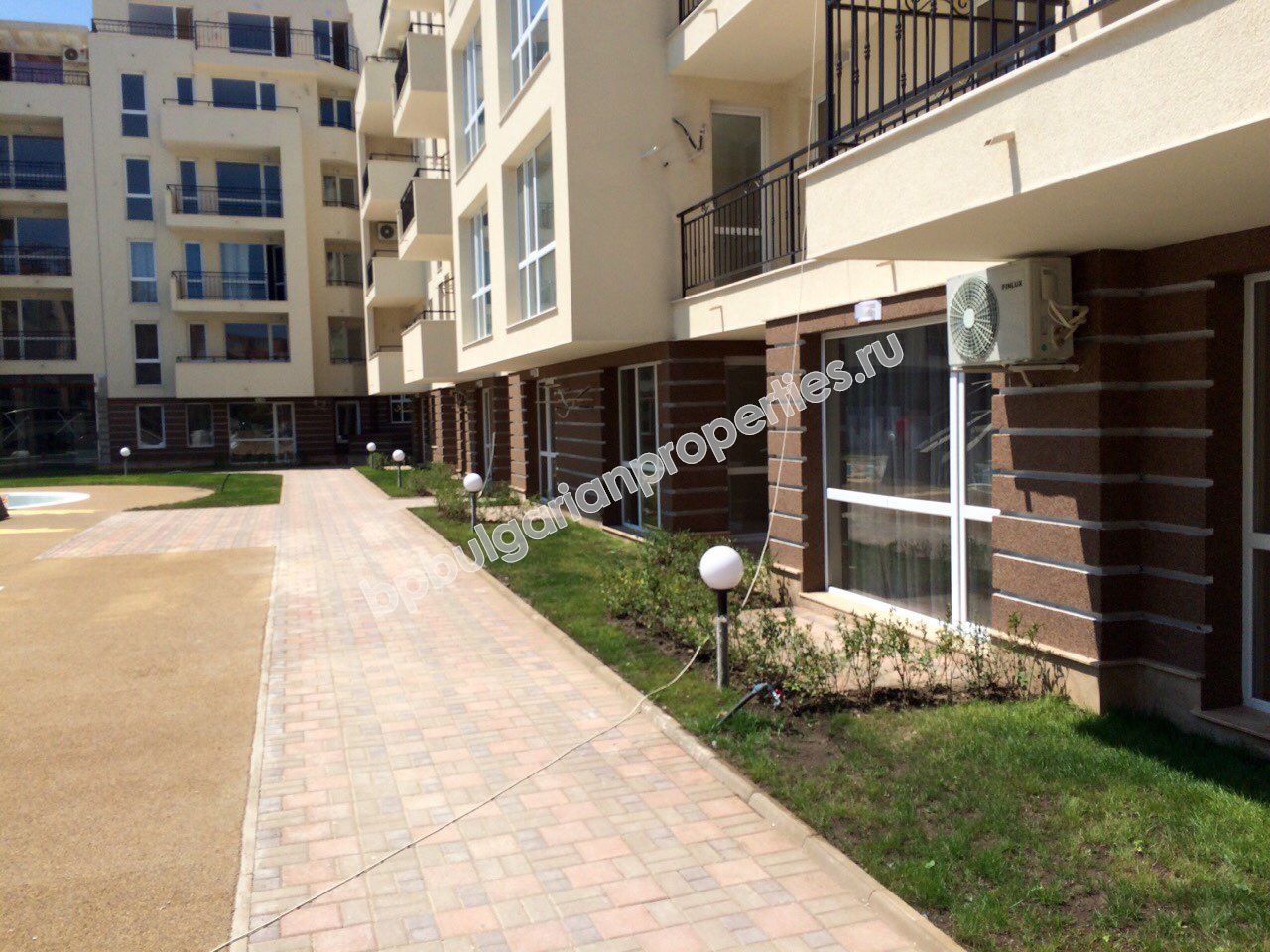 Мебелирано ново студио за продажба близо до плажа в курорта Слънчев Бряг