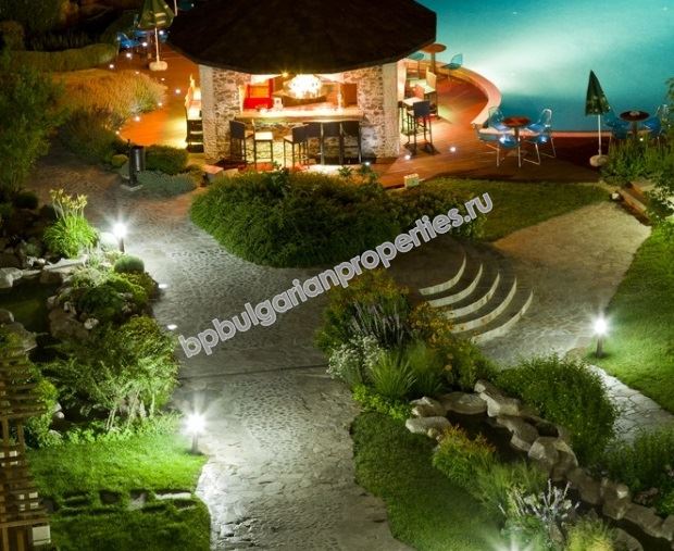 Апартаменти в луксозен комплекс на първа линия в Свети Влас