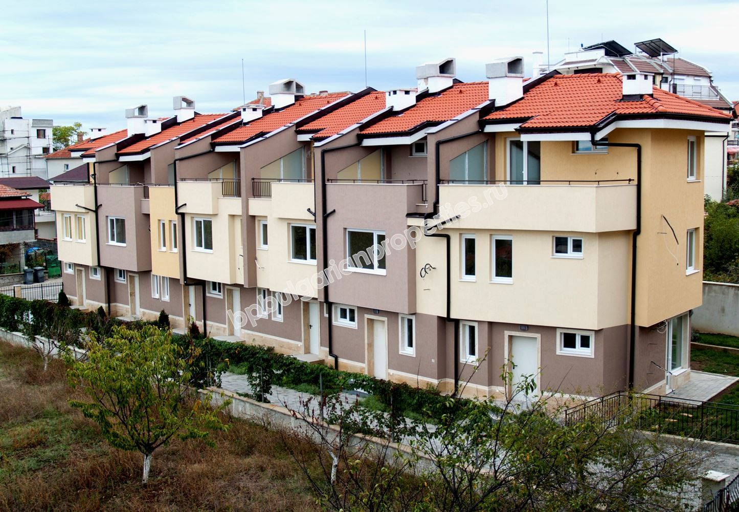 Еднофамилни таунхауси на промоционалн цена в град Черноморец