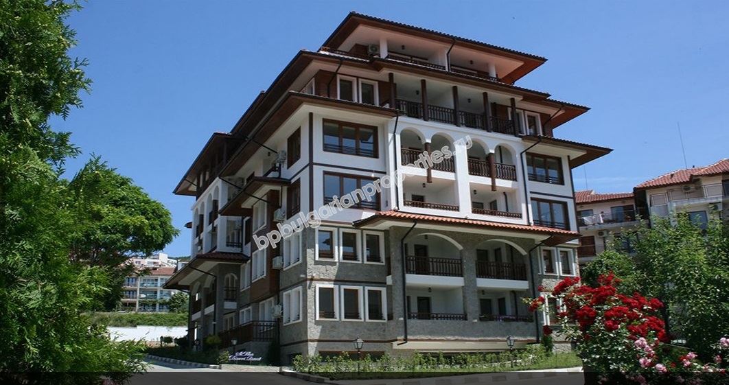 Луксозен жилищен комплекс на 200 м от морето в Свети Влас