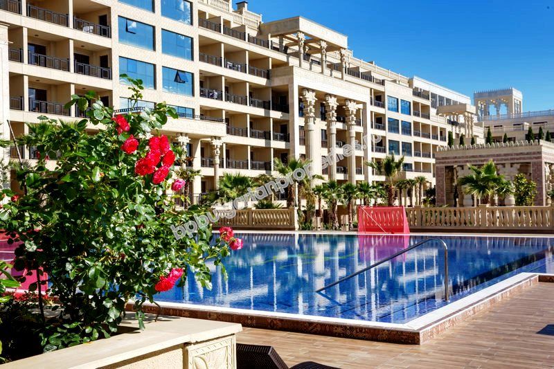 Луксозни апартаменти с изглед море в нов комплекс в курорта Златни пясъци