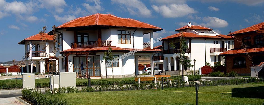 Луксозни вили за продажба в нов комплекс близо до морето