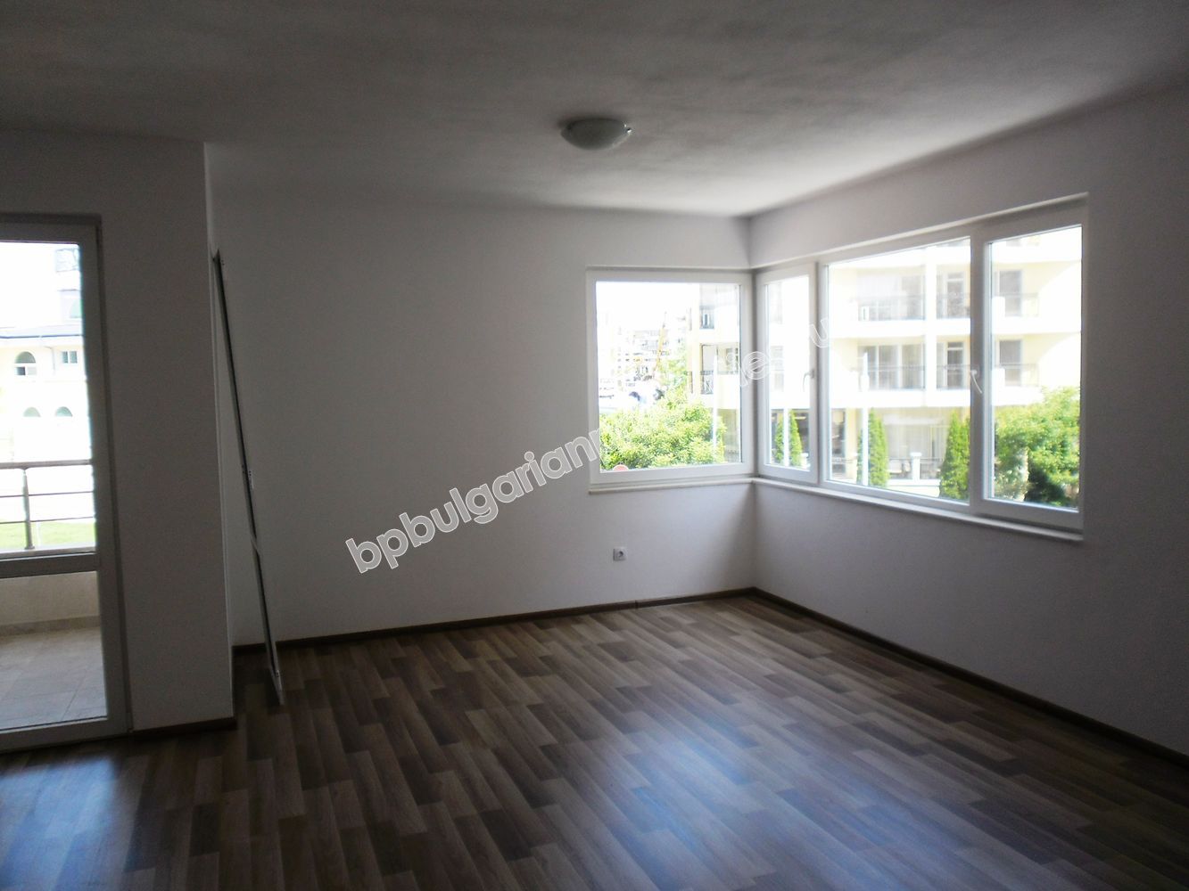 Имоти в Приморско. Апартаменти на комуникативно място