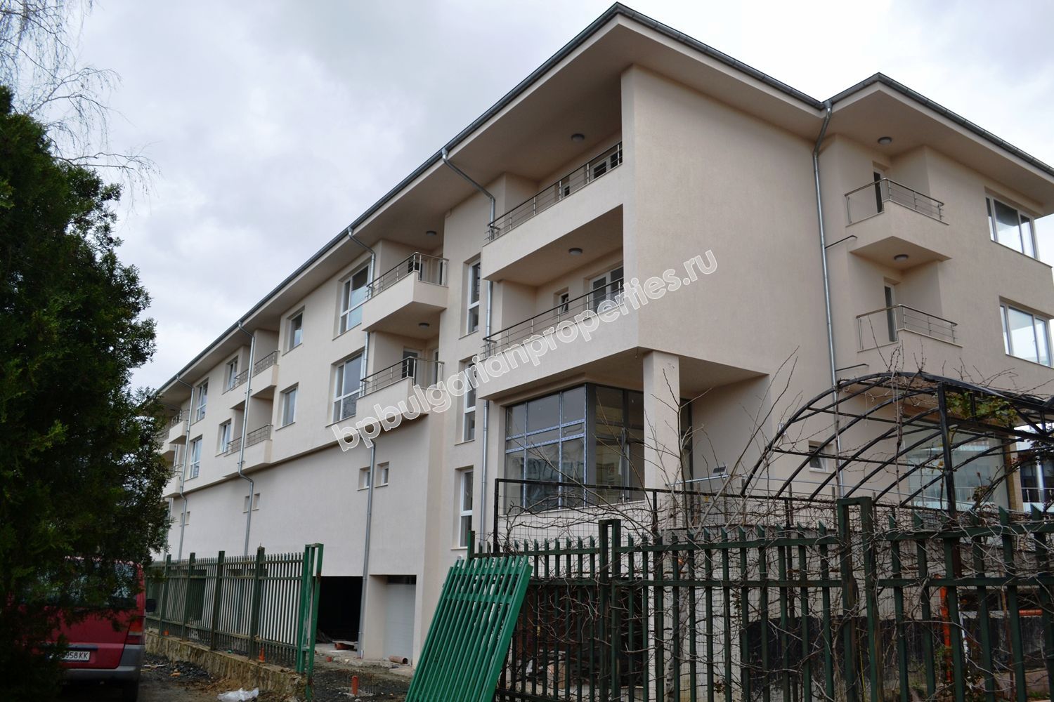 Имоти в Приморско. Апартаменти на комуникативно място