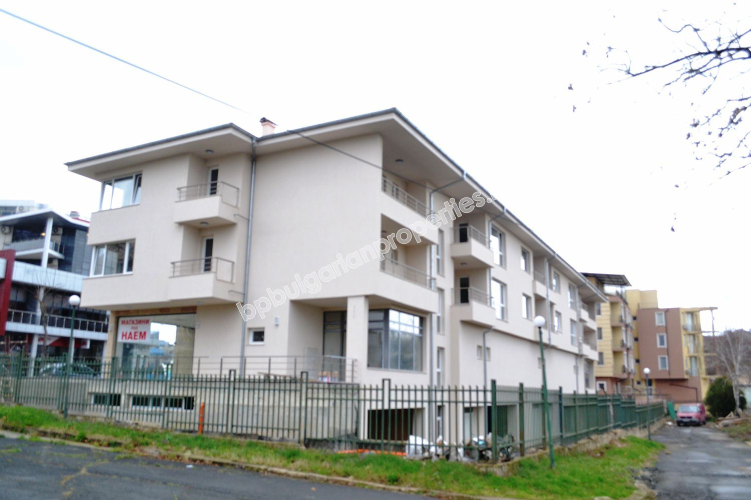 Имоти в Приморско. Апартаменти на комуникативно място