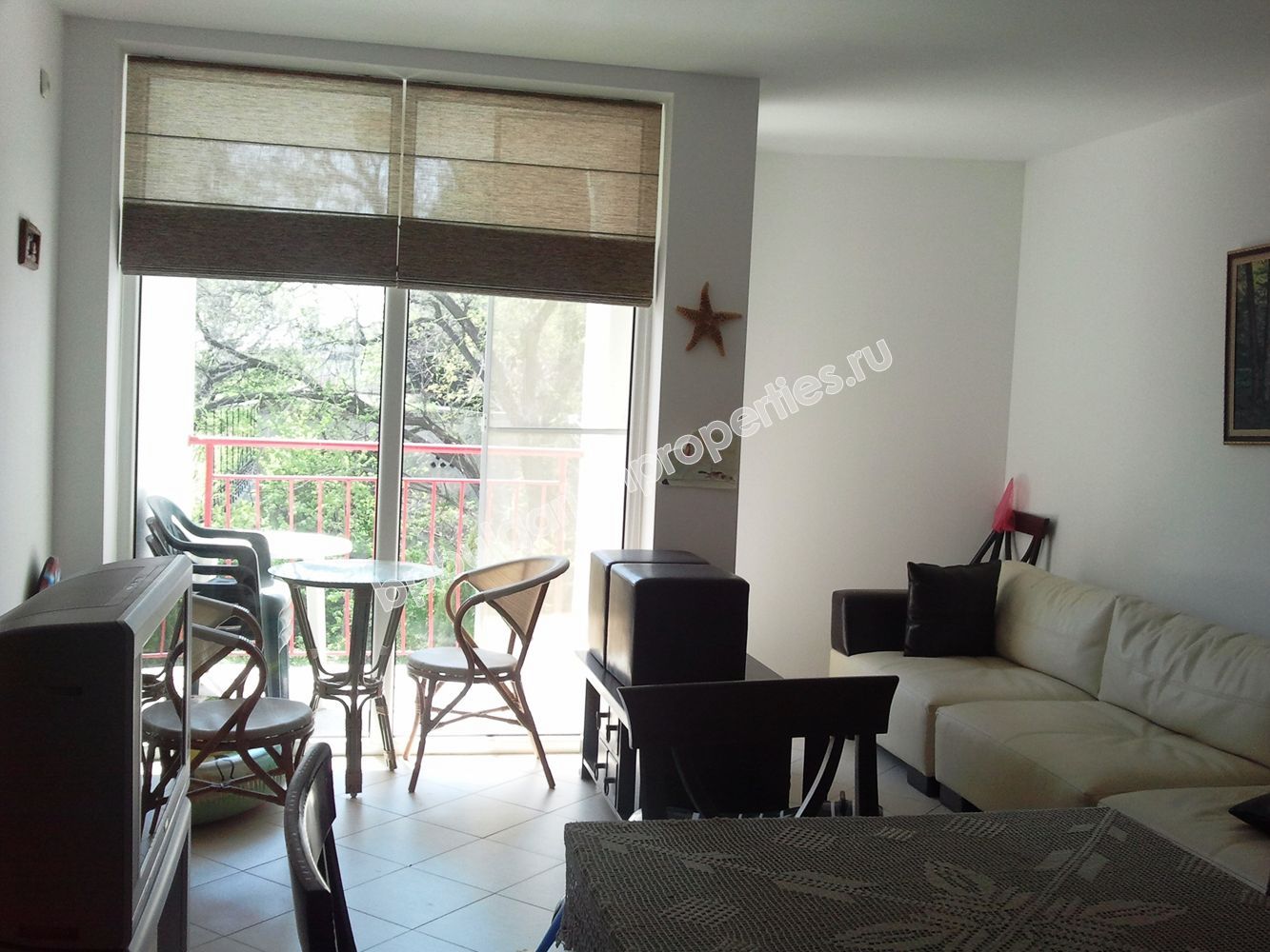 Луксозен мебелиран тристаен апартаментблизо до Южния праж за продажба в курорта Равда