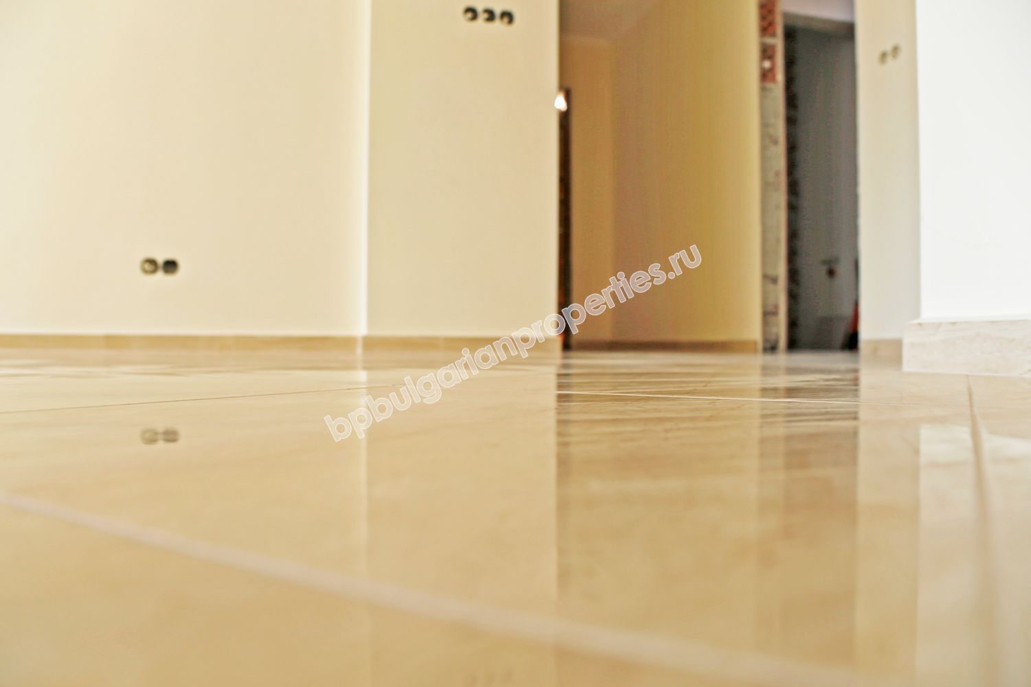 Луксозна двуетажна къща за продажба до курорта Свети Влас