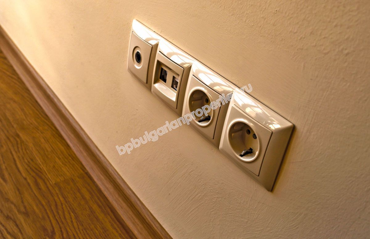 Луксозна двуетажна къща за продажба до курорта Свети Влас