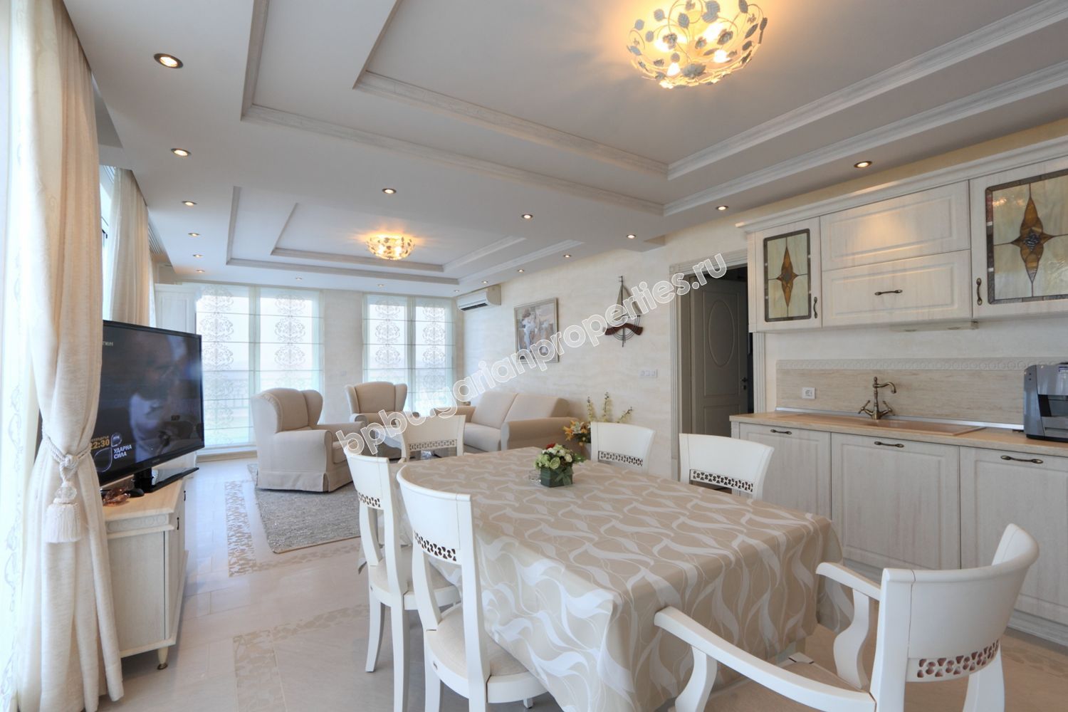 Лукс апартаменти на брега на морето в Поморие