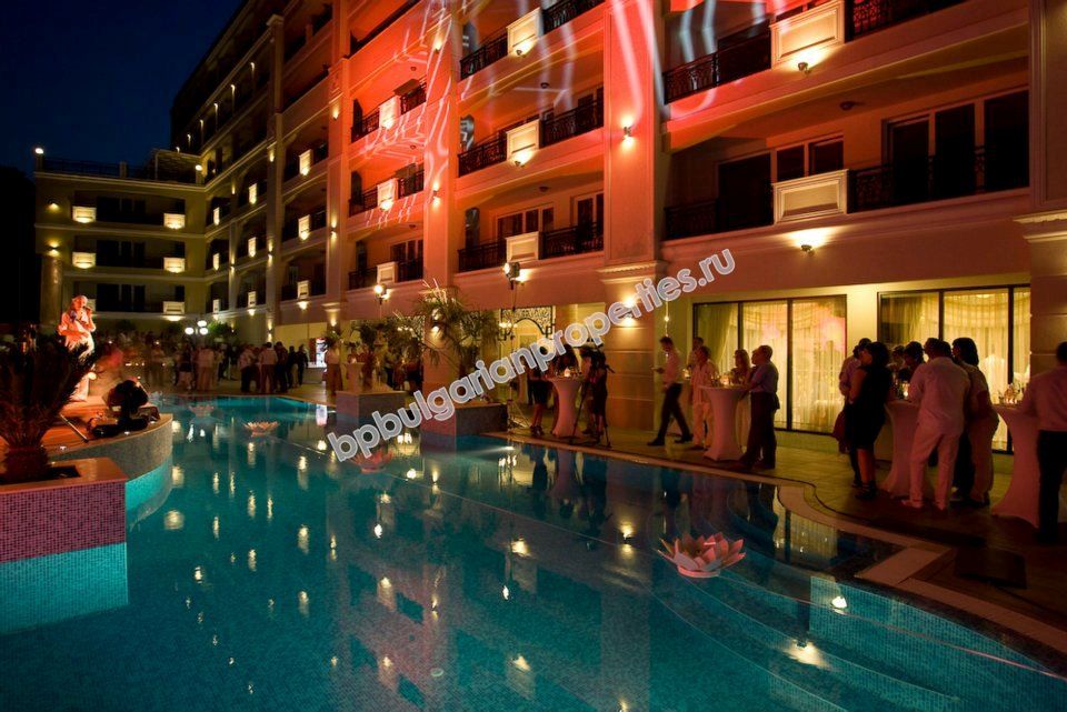 Лукс апартаменти на брега на морето в Поморие