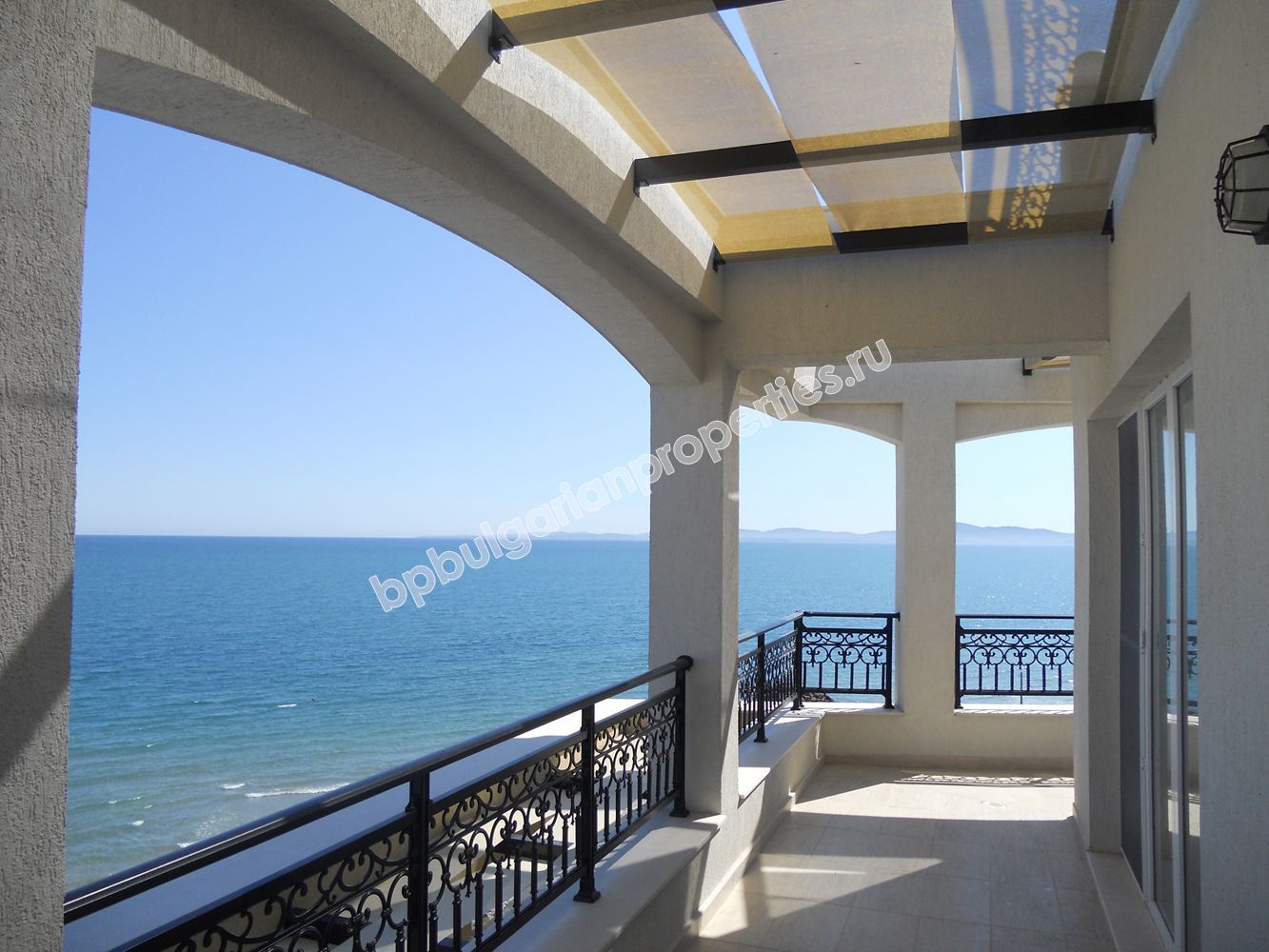 Лукс апартаменти на брега на морето в Поморие