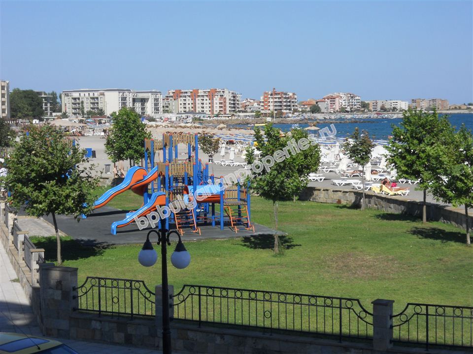 Лукс апартаменти на брега на морето в Поморие