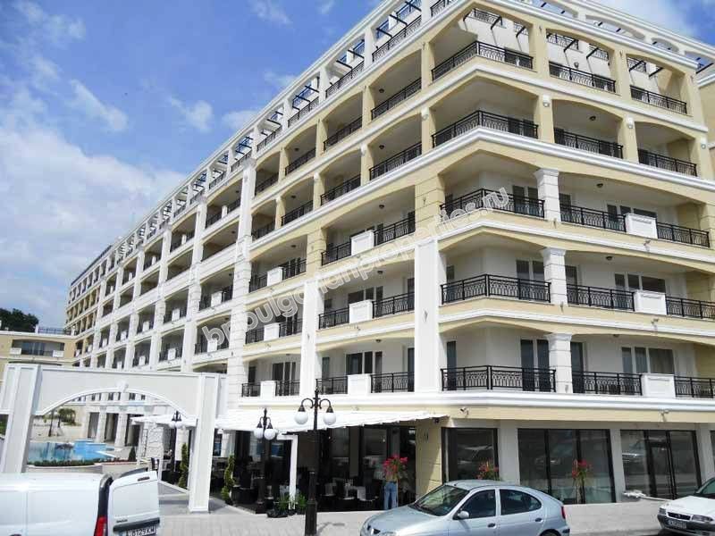 Лукс апартаменти на брега на морето в Поморие