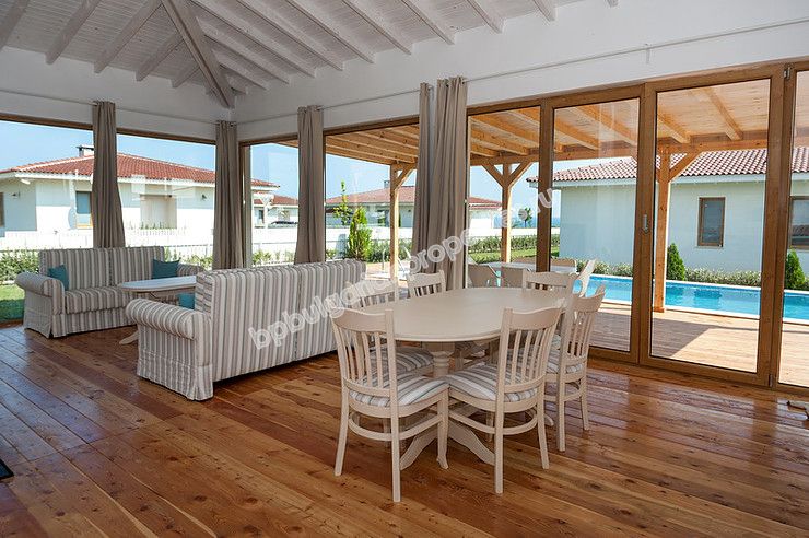 Луксозни вили с изглед море за продажба в курорта Лозенец