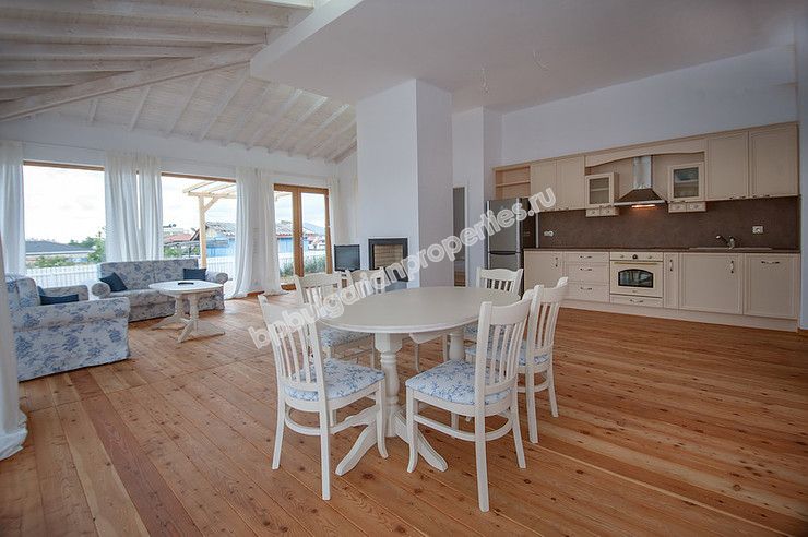 Луксозни вили с изглед море за продажба в курорта Лозенец