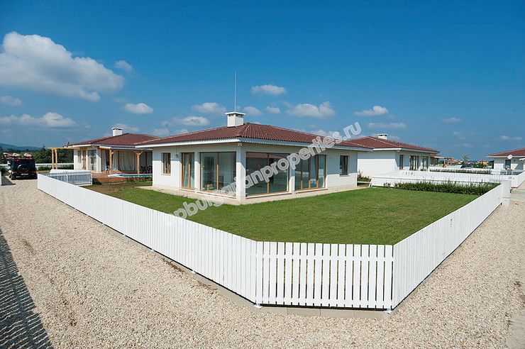 Луксозни вили с изглед море за продажба в курорта Лозенец