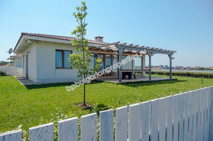 Луксозни вили с изглед море за продажба в курорта Лозенец