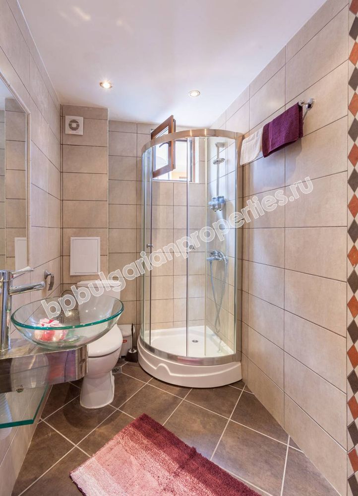 Мебелиран луксозен двуспален апартамент за продажба в близост до центъра на Слънчев бряг