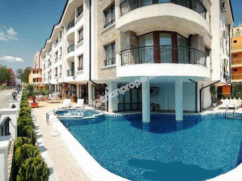 Мебелиран луксозен двуспален апартамент за продажба в близост до центъра на Слънчев бряг