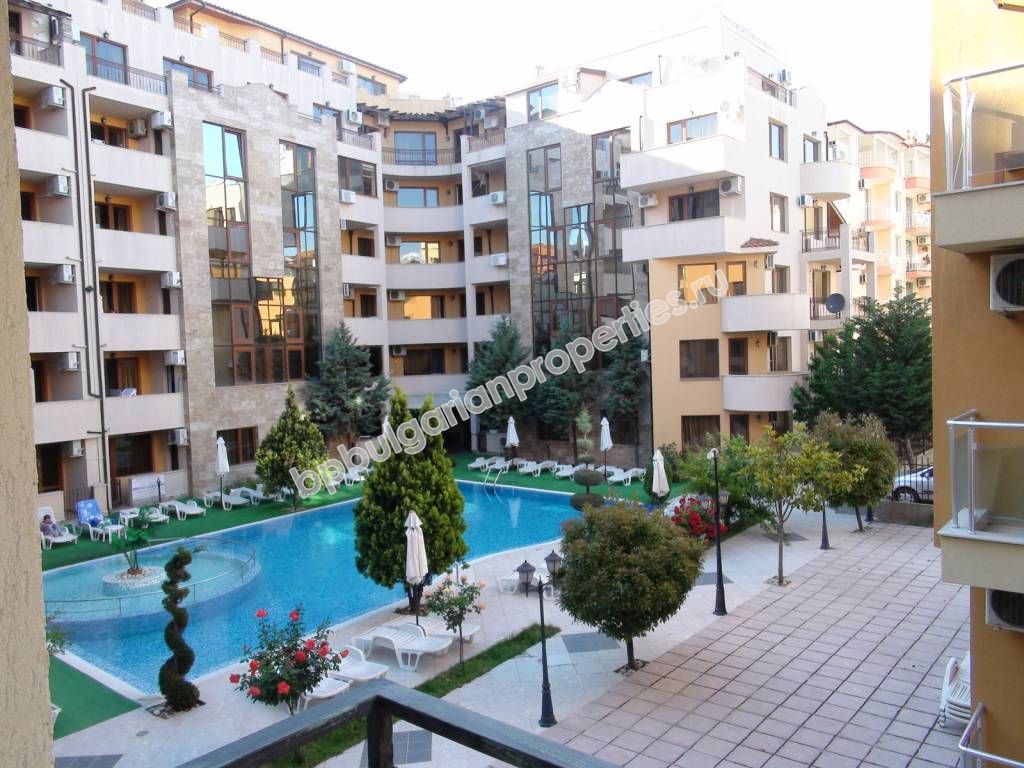 Мебелиран луксозен двуспален апартамент за продажба в близост до центъра на Слънчев бряг