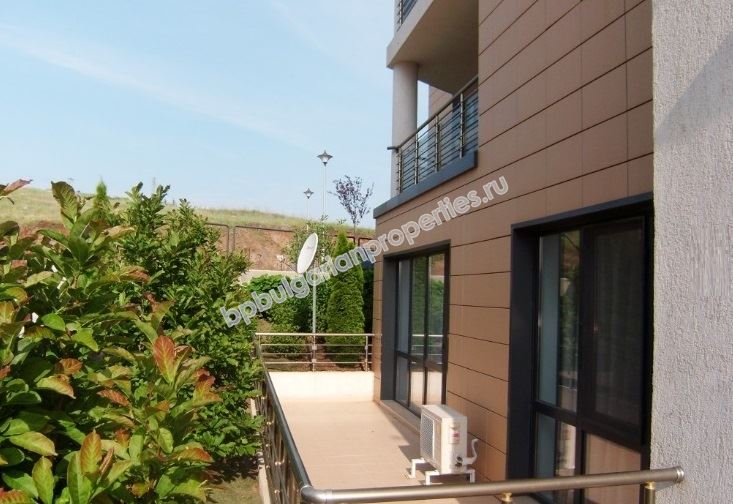 Жилищни имоти в луксозен комплекс в Бургас