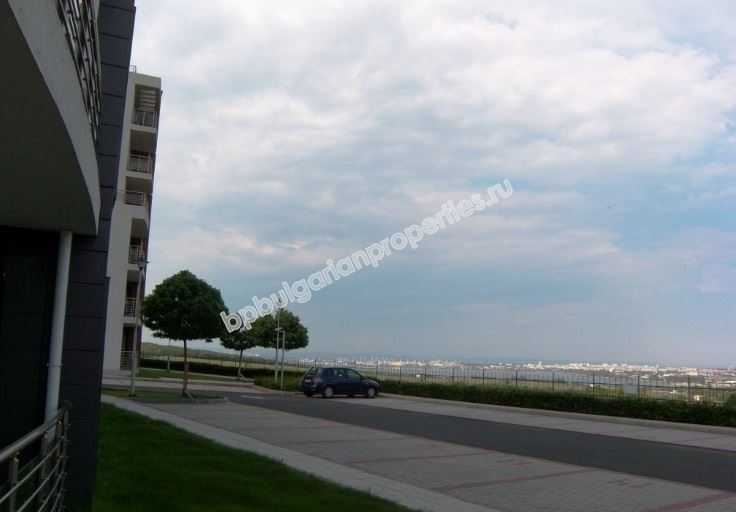 Жилищни имоти в луксозен комплекс в Бургас
