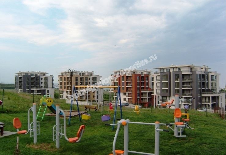 Жилищни имоти в луксозен комплекс в Бургас